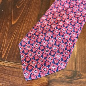 BEAUTIFUL Robert Talbott Red and Blue Patterned Heart-themed Men's Silk Tie
